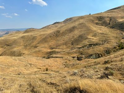 Sage Hill trail descending